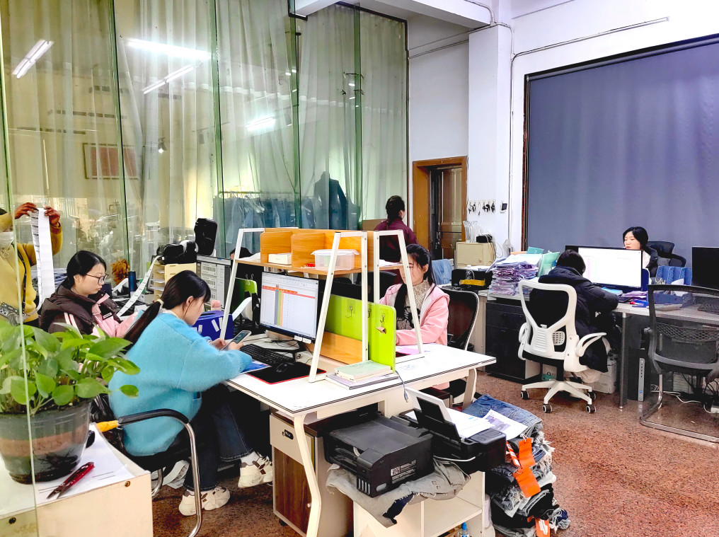 Guangzhou Tsra Garment Co., Ltd.